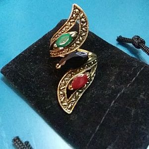 🎉 New stunning antique Goldtone ring